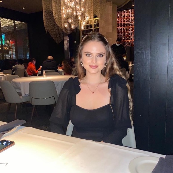 Meet your Posher, Amela - Picture 3 of 3